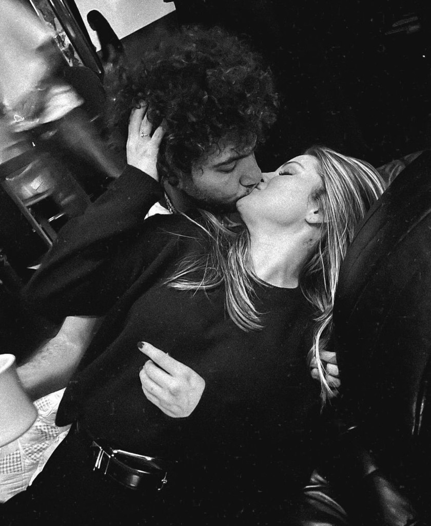 Selena Gomez, Benny Blanco, PDA, Instagram