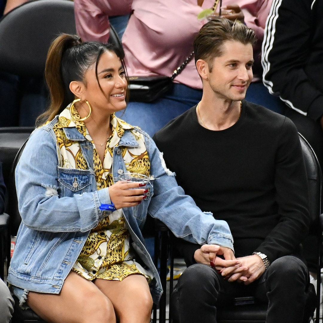 Мис се движи от титлата приятелка възпитаничка обяви че тя