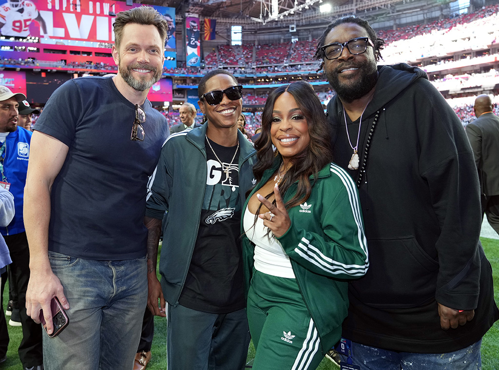 Jay-Z & Blue Ivy at 2023 Super Bowl: Photos & Video – Billboard
