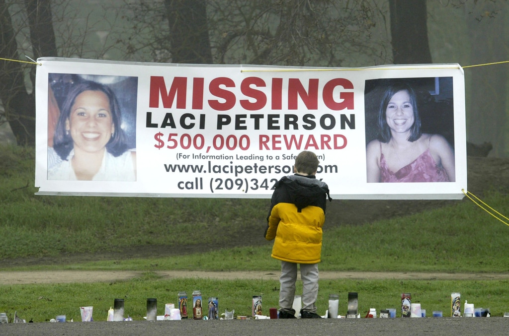 스캇 피터슨(Scott Peterson)은 20년 후 라시 피터슨(Laci Peterson)에게 무슨 일이 일어났다고 믿습니다.