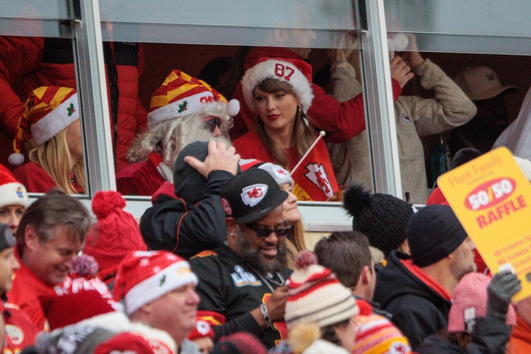 Taylor Swift Attends Travis Kelce's Kansas City Chiefs Christmas Game