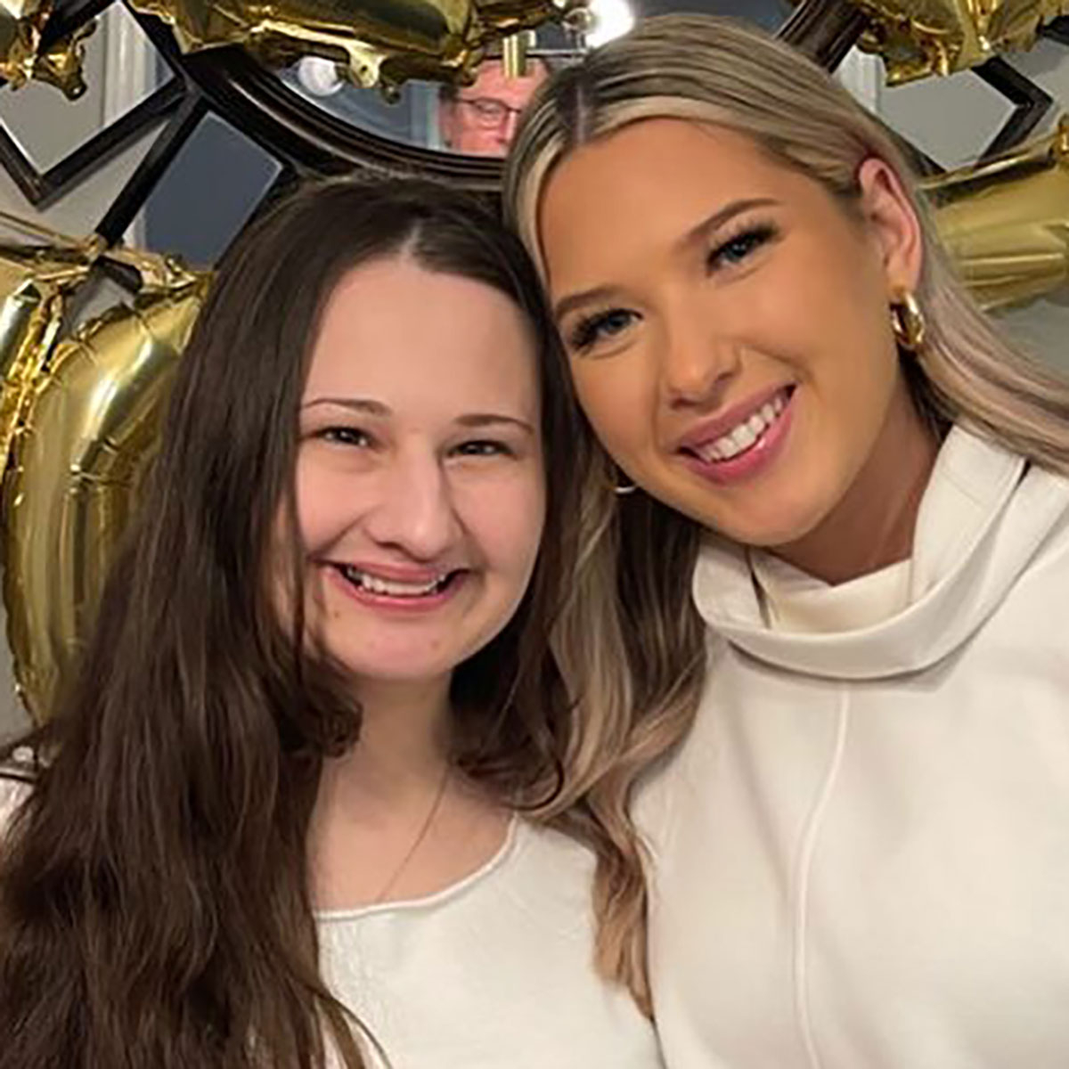 Gypsy Rose Blanchard Shares Photo With Sister as She Reunites With Family After Prison Release - E! NEWS