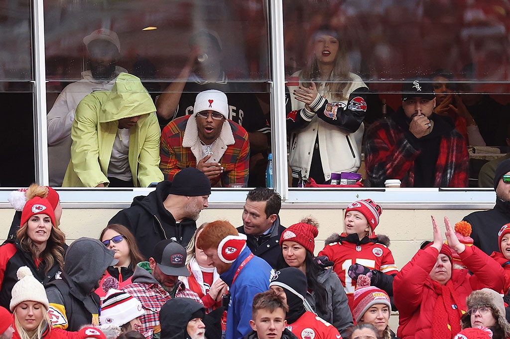 Taylor Swift, Travis Kelce, Kansas City Chiefs Game, New Years Eve, 2023