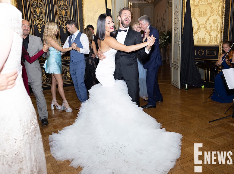 Nikki Bella Gets Married To Artem Chigvintsev In Wwe Reality Show Season Finale 5 Nikki Bella Gets Married To Artem Chigvintsev In WWE Reality Show Season Finale 4