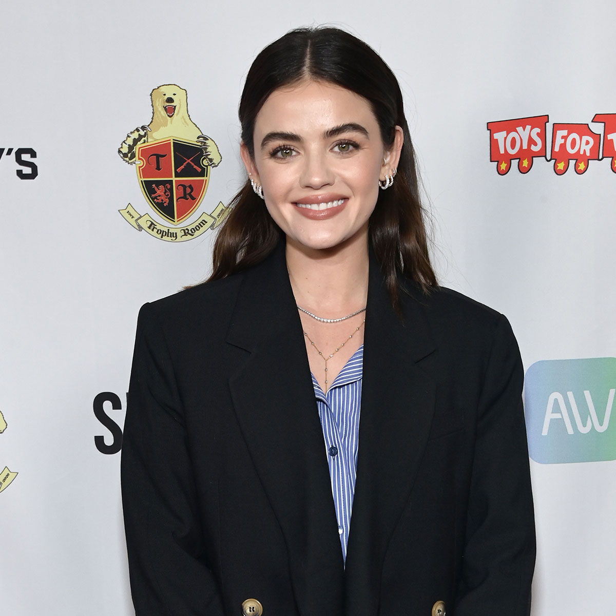Pretty Little Liars’ Lucy Hale Celebrates One Year of Sobriety With Moving Message – E! Online