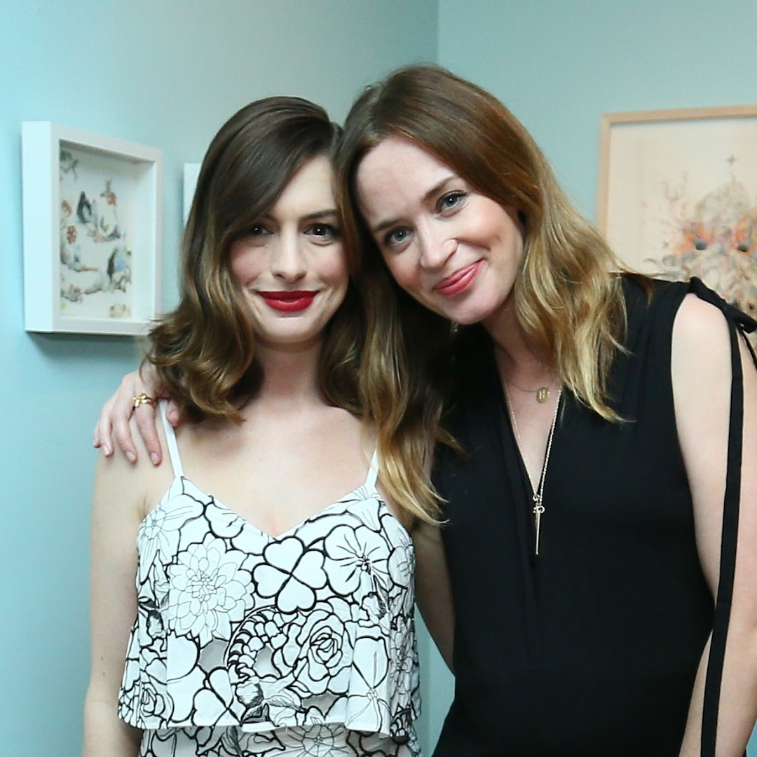 Опашете слабините си Ан Хатауей и Емили Блънт се събраха