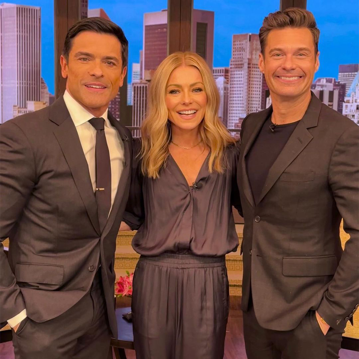 See Mark Consuelos Join Kelly Ripa and Ryan Seacrest on Live After Co-Host Announcement – E! Online
