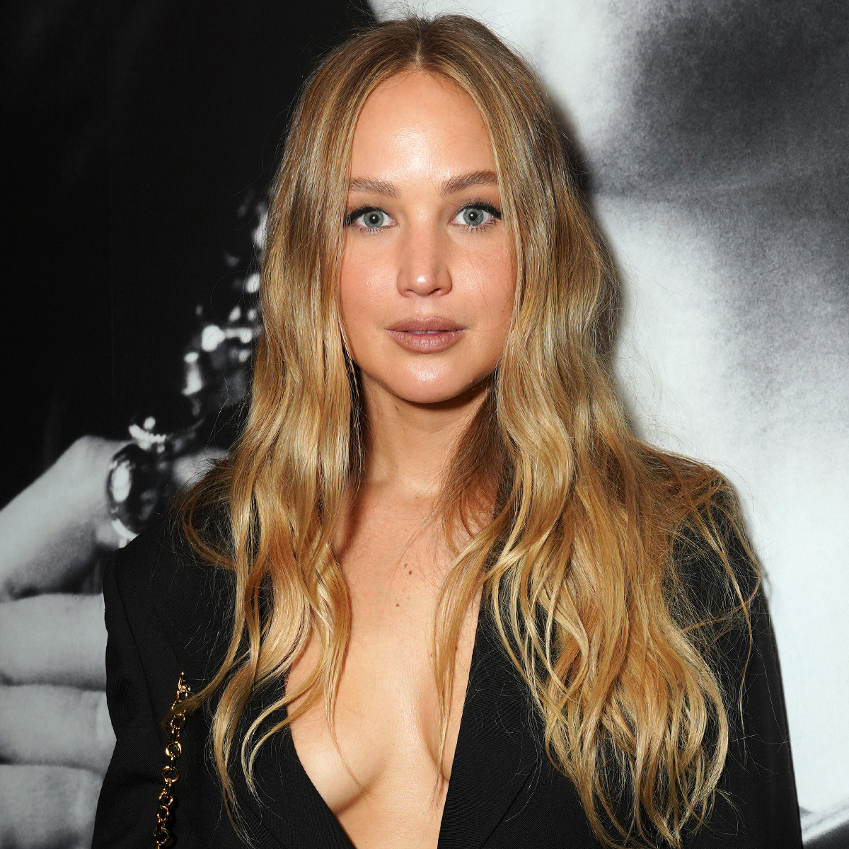 Jennifer Lawrence Steps Out in Daring Style at Awards Season Party on 10th Anniversary of Oscar Win – E! Online