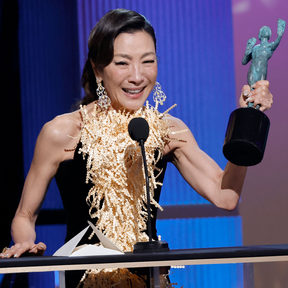Michelle Yeoh Drops F-Bombs During Emotional 2023 SAG Awards Speech – E! Online