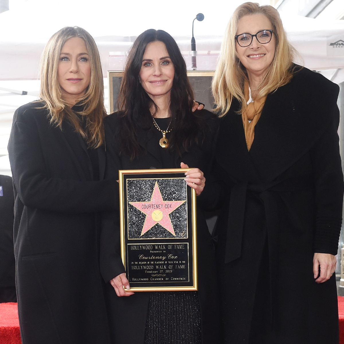 Friends Reunion Proves Courteney Cox, Jennifer Aniston and Lisa Kudrow Are Each Other’s Lobsters – E! Online