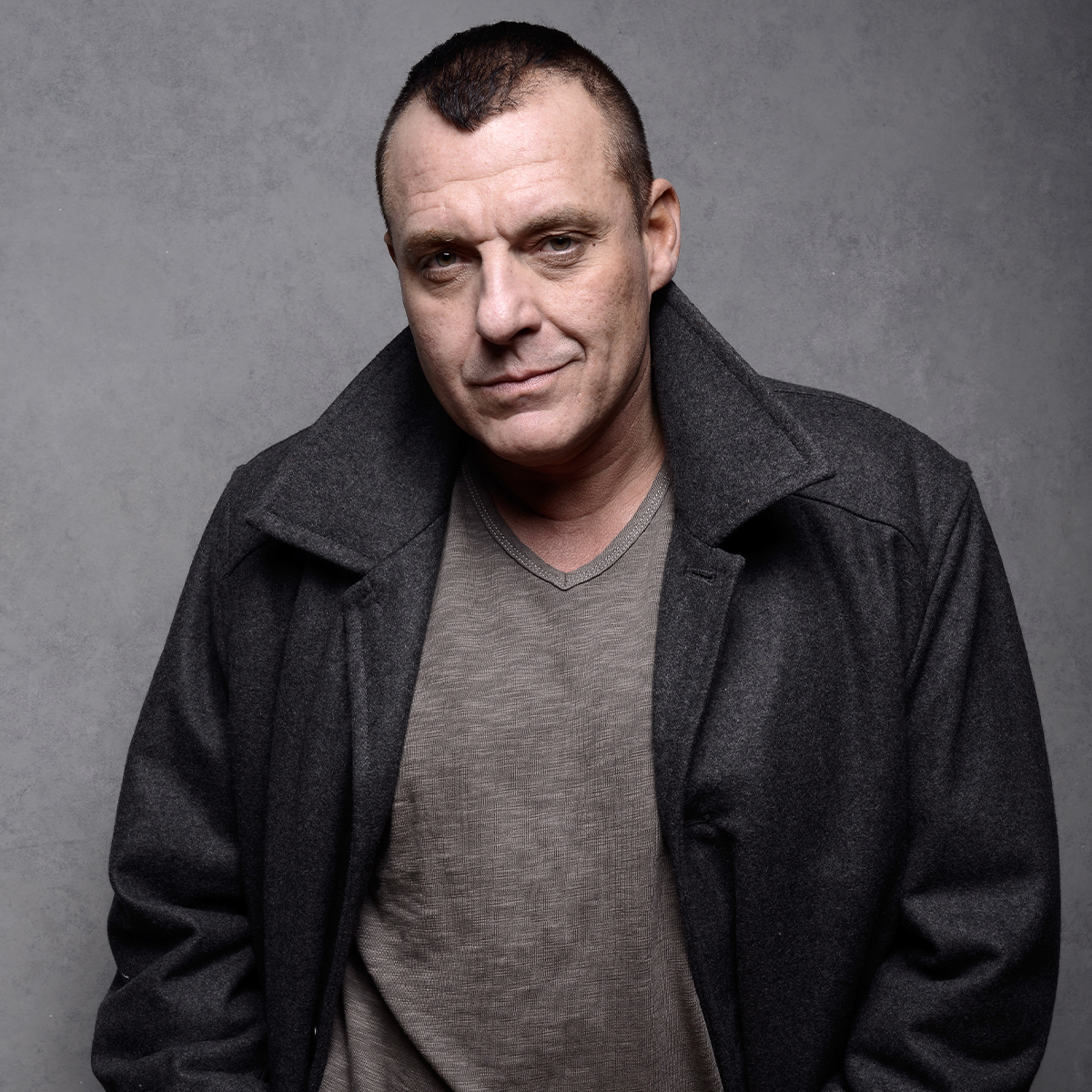 Tom Sizemore’s Family Is “Deciding End of Life Matters” After Brain Aneurysm and Stroke – E! Online