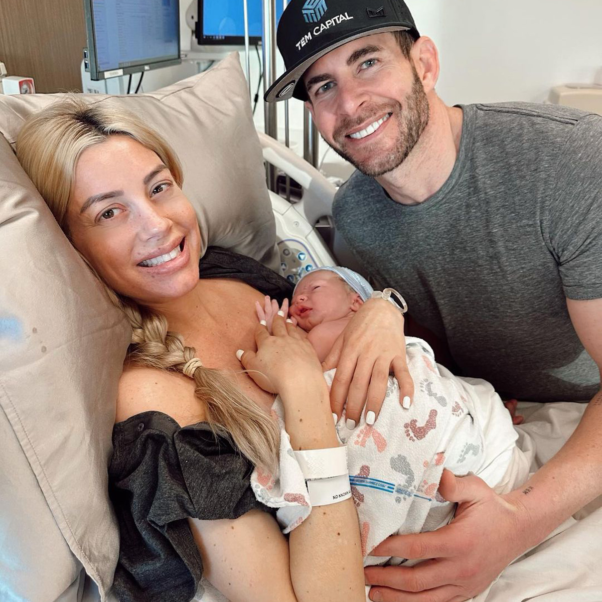 The Sweet Ways Heather Rae and Tarek El Moussa Celebrated One Month With Son Tristan – E! Online