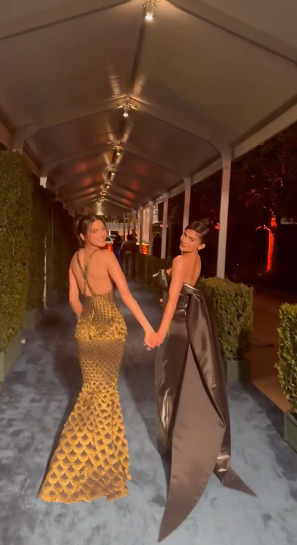 Kendall & Kylie Jenner Had the Best Time With Gigi Hadid at the Oscars