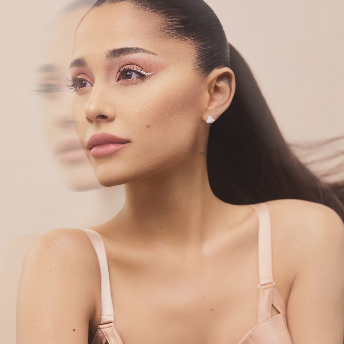 E-Comm: ariana grande rem beauty