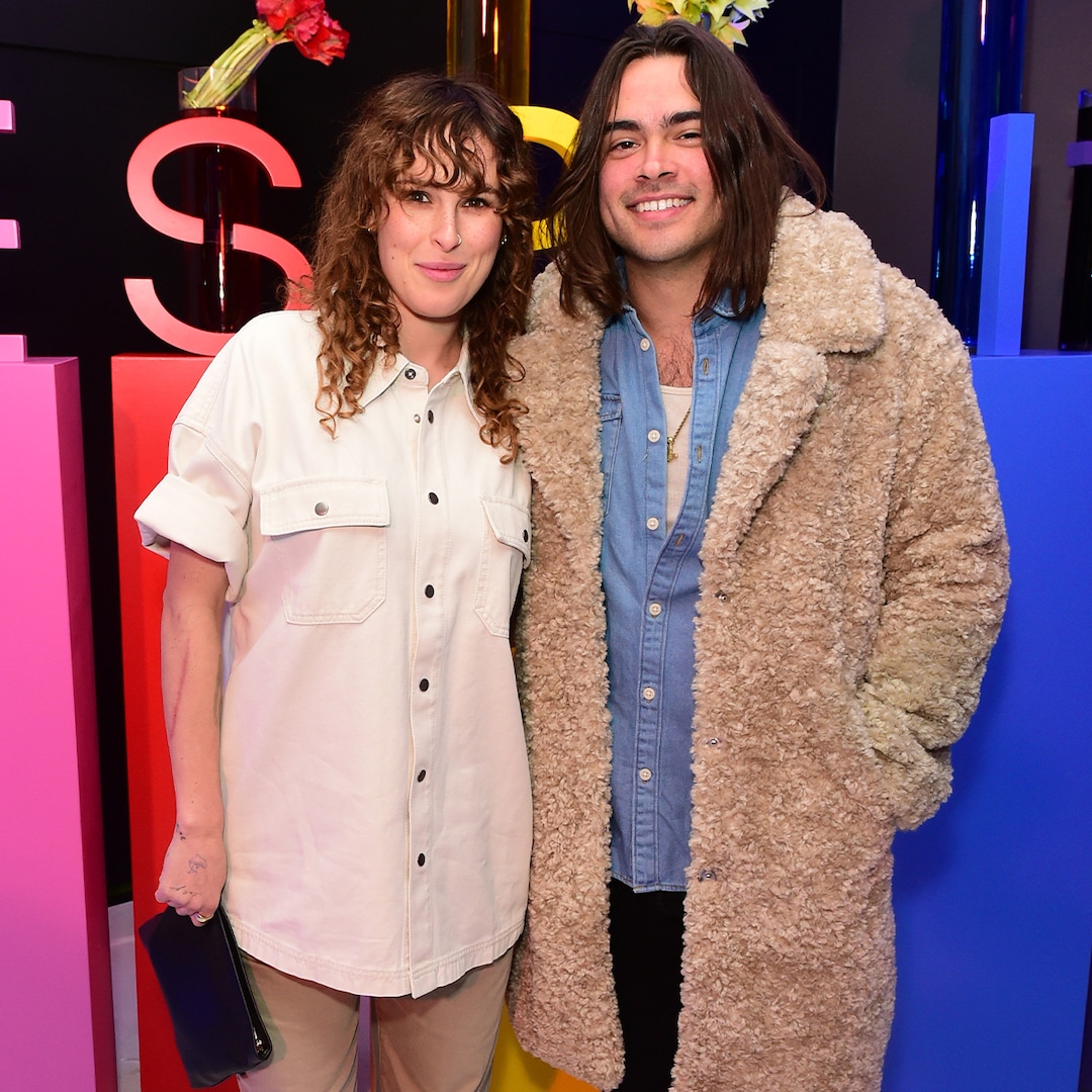 Румър Уилис и Дерек Ричард Томас с когото тя споделя