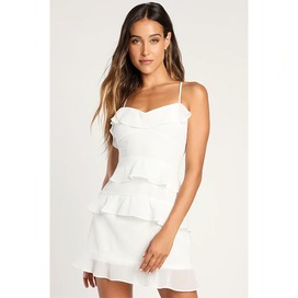 10 Picture-Perfect Dresses & Jumpsuits for Your Graduation Photoshoot 10 Picture-Perfect Dresses & Jumpsuits for Your Graduation Photoshoot