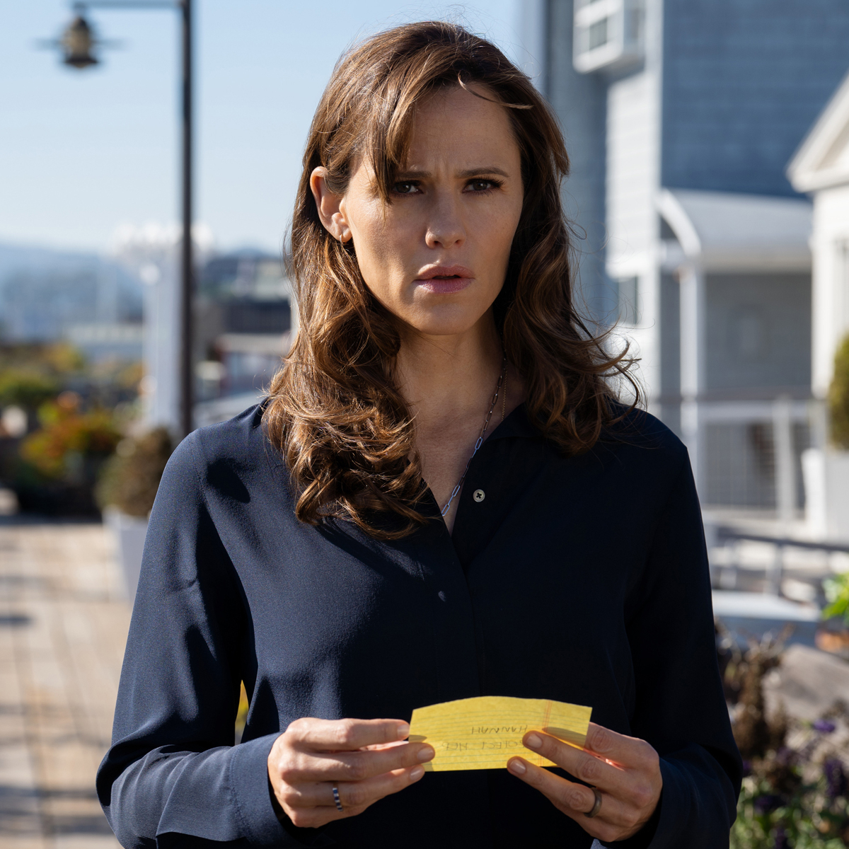 The Last Thing He Told Me: Jennifer Garner Unearths Twisted Family Secrets in Thriller Trailer – E! Online
