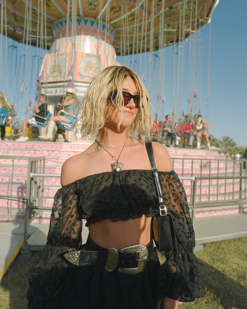 Charli D'Amelio Enters Her Blonde Bob Era During Coachella 2023 - E! Online