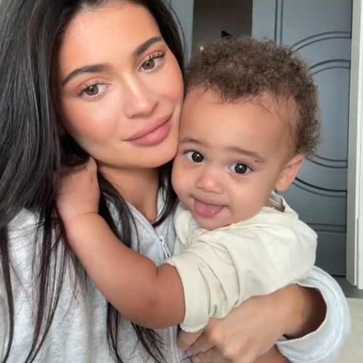 Kylie Jenner Legally Changes Name Of Her &Amp; Travis Scott'S Son To Aire - E!  Online