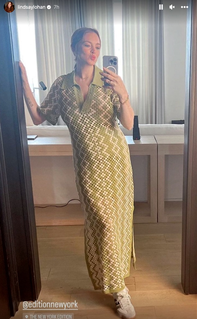 Pregnant Lindsay Lohan Shares First Photo Of Pregnant Belly 1 rs 634x1024 230425140859 634 lindsay lohan IG 2025 Celebrity Lindsay Lohan, pregnancy, Instagram