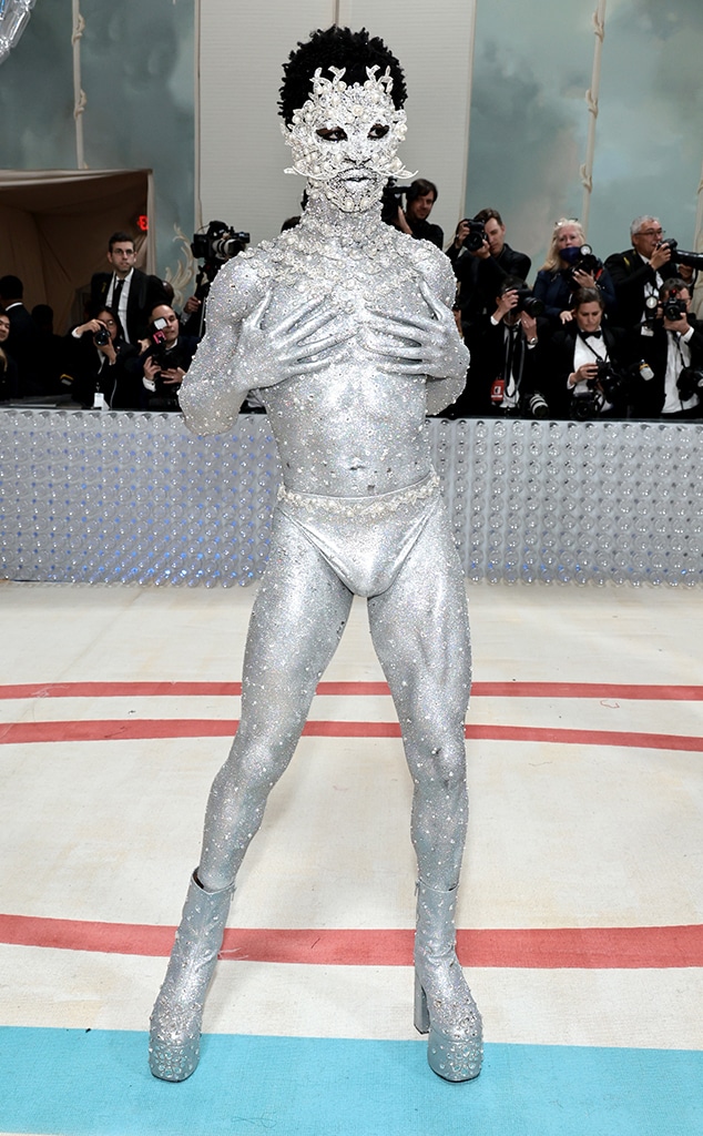 Lil Nas X Is Unrecognizable in Silver Body Paint at Met Gala 2023 - E!  Online - CA