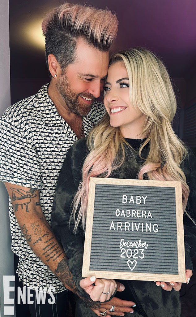 634px x 1024px - Pregnant Alexa Bliss and Husband Ryan Cabrera Reveal Sex of First Baby