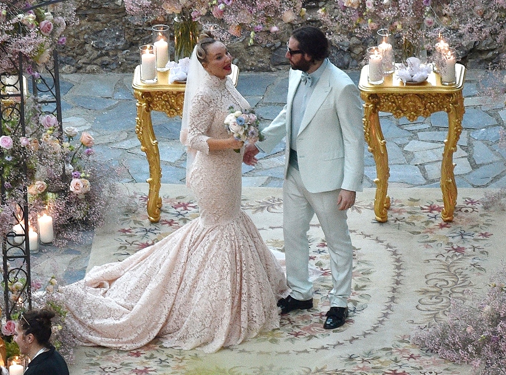Sia Marries Dan Bernard During Intimate Italian Ceremony: See the Pics Sia Marries Dan Bernard During Intimate Italian Ceremony: See the Pics