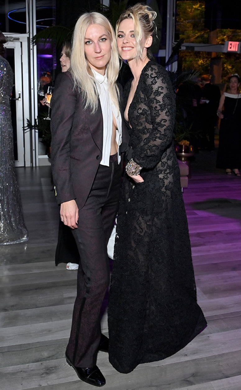 Dylan Meyer, Kristen Stewart, 2022 Vanity Fair Oscar Party