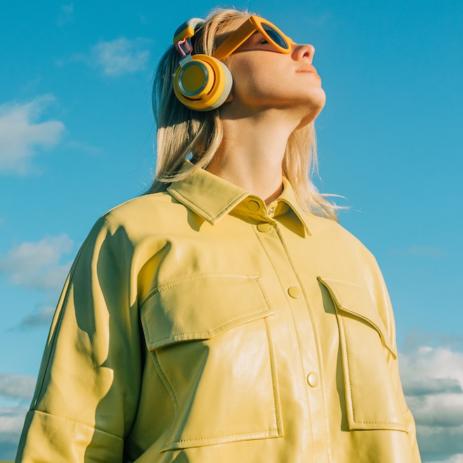 E-Comm: "Headphone Flair" Is the Fashion Tech Trend That Will Make Your Outfit