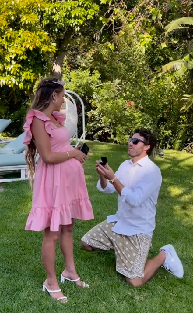 Cecily Strong Is Engaged Hear the Proposal Worthy of SNL Skit