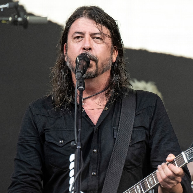 Dave Grohl's Daughter Violet Sings at Foo Fighters' Glastonbury Show
