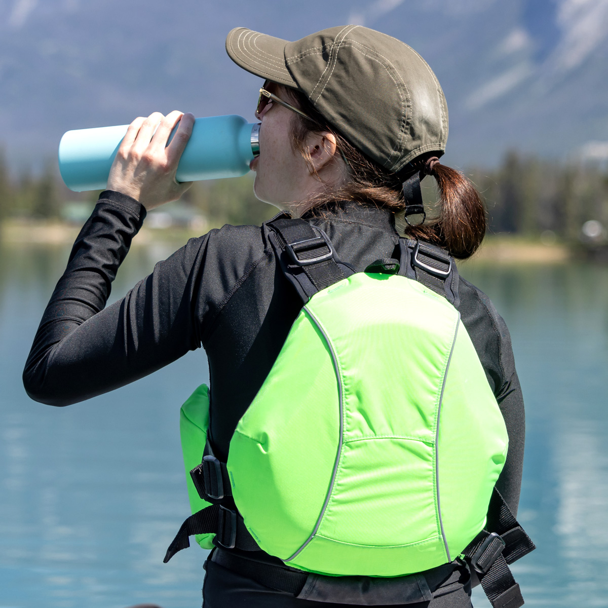 Amazon Shoppers Love This Travel-Friendly & Leakproof Water Bottle