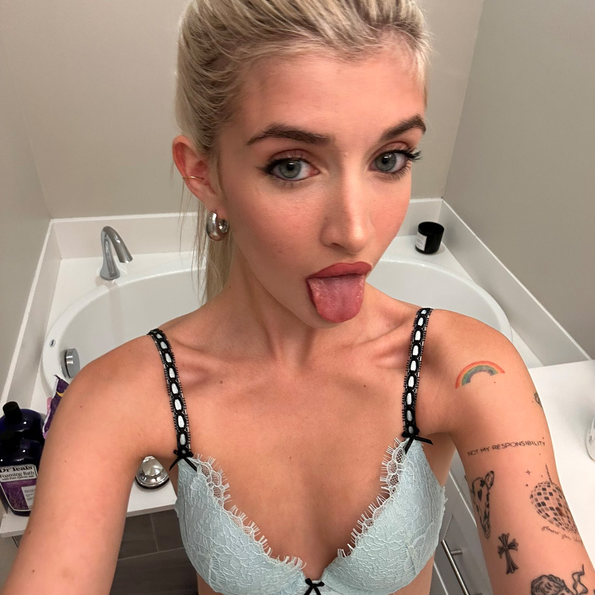 Charlie Sheen’s Daughter Sami Shares Her “Riskiest” OnlyFans Pic Yet