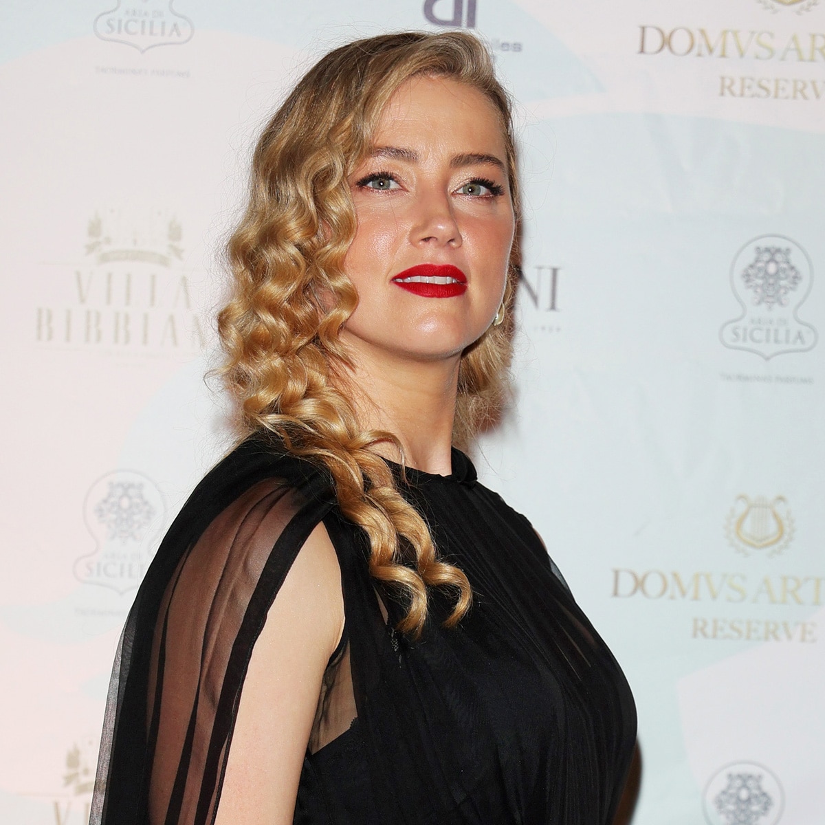 <div>Amber Heard Says She Doesn't Want to Be 