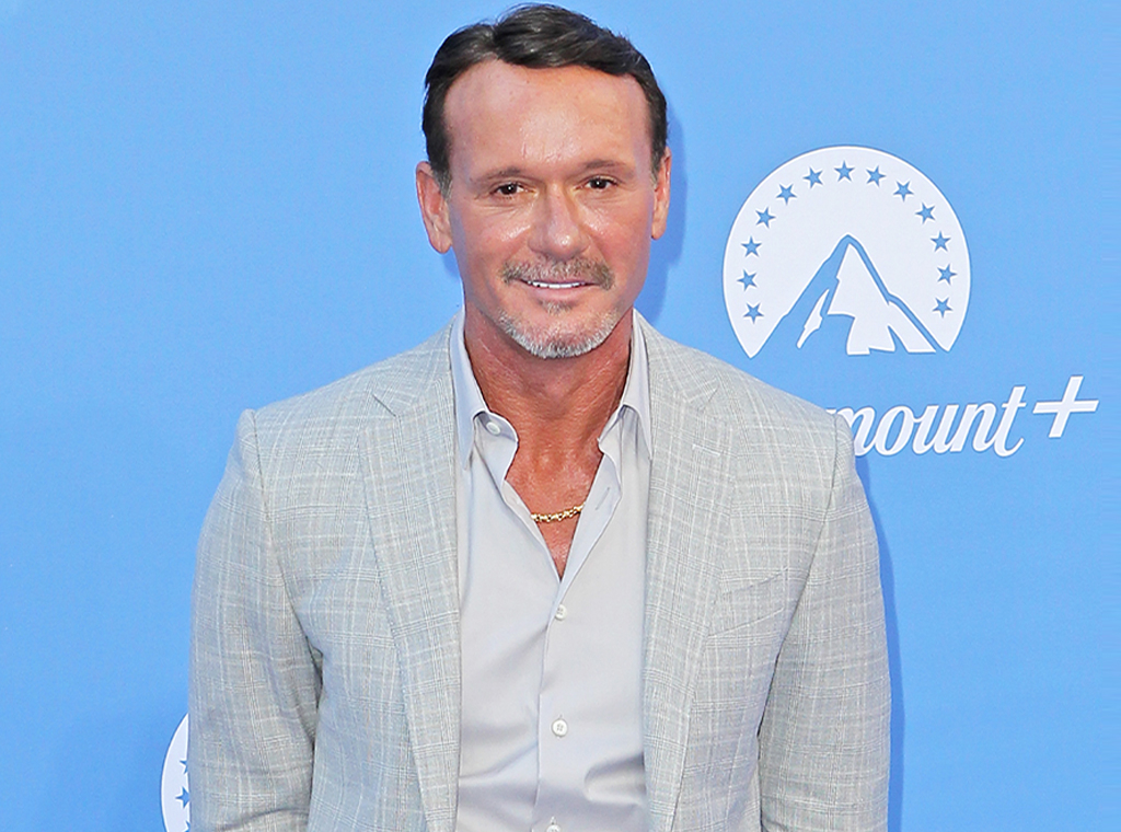 Tim McGraw Honors Dad on the Mound