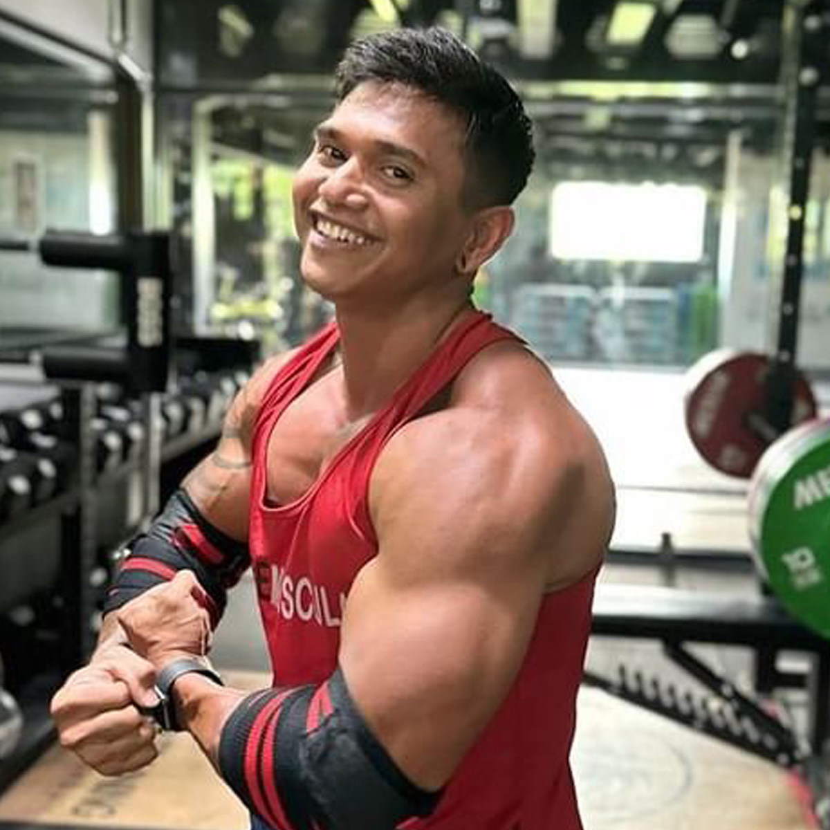 Bodybuilder Justyn Vicky Dead at 33 After Barbell Falls on His Neck