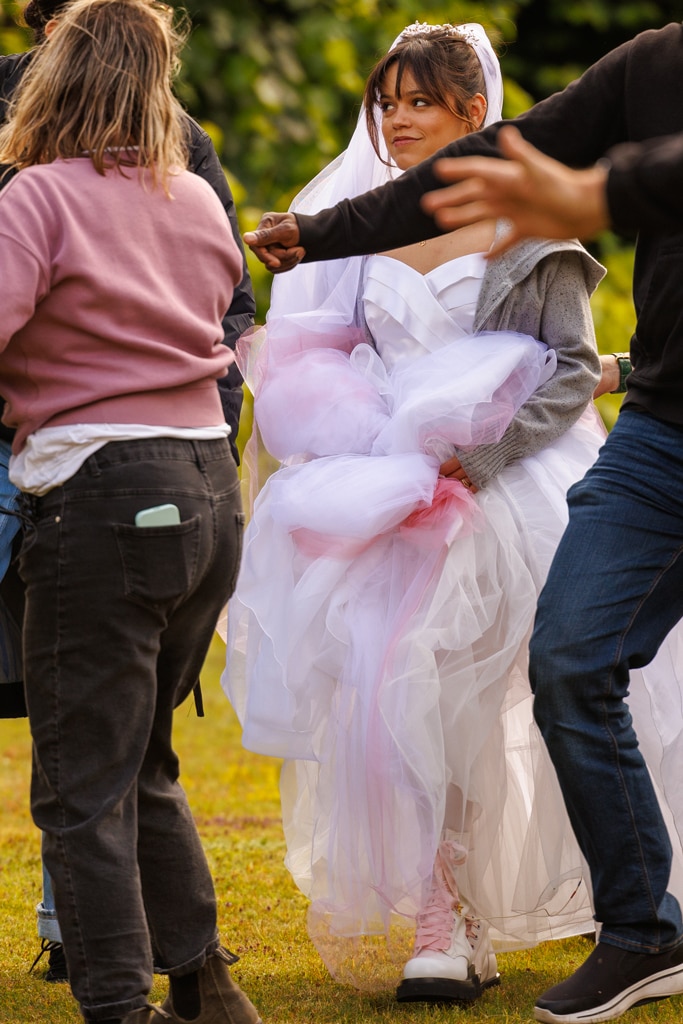 Geena davis clearance beetlejuice wedding dress