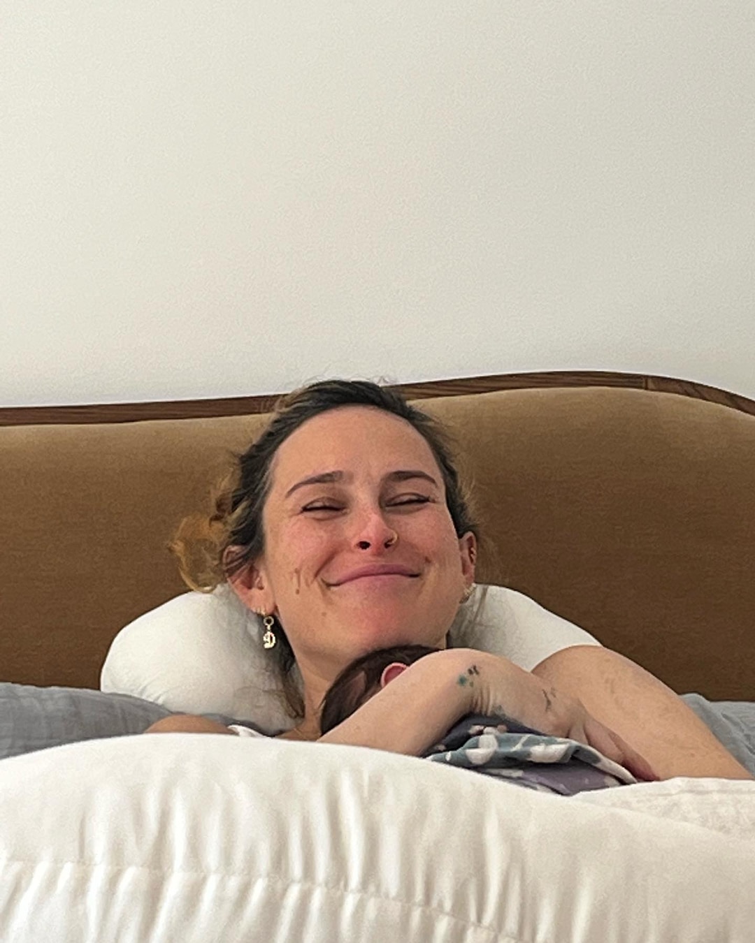 Cómo Rumer Willis está haciendo la maternidad a su manera