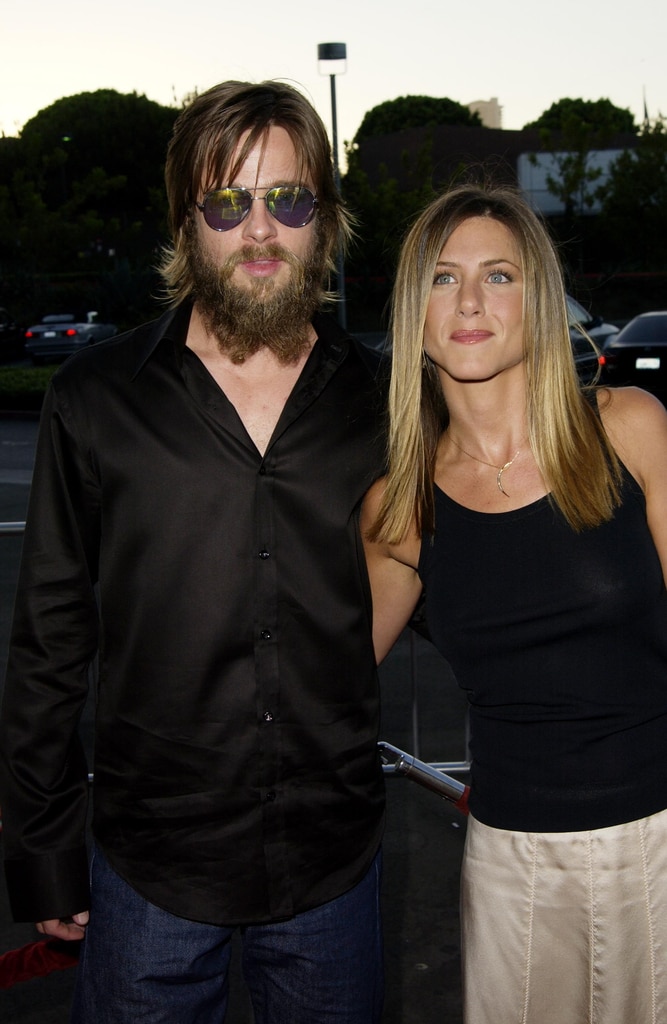 Jennifer Aniston’s Ex Brad Pitt Reunites With Courteney Cox in Photo