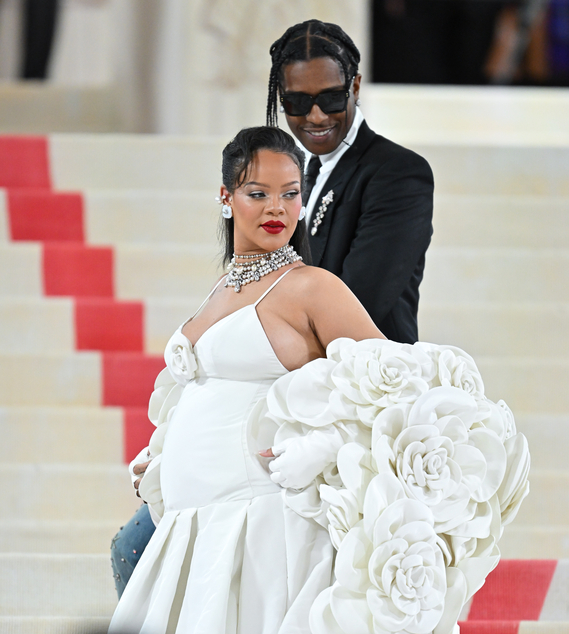 569px x 634px - Rihanna and A$AP Rocky's Newborn Baby's Name and Sex Revealed