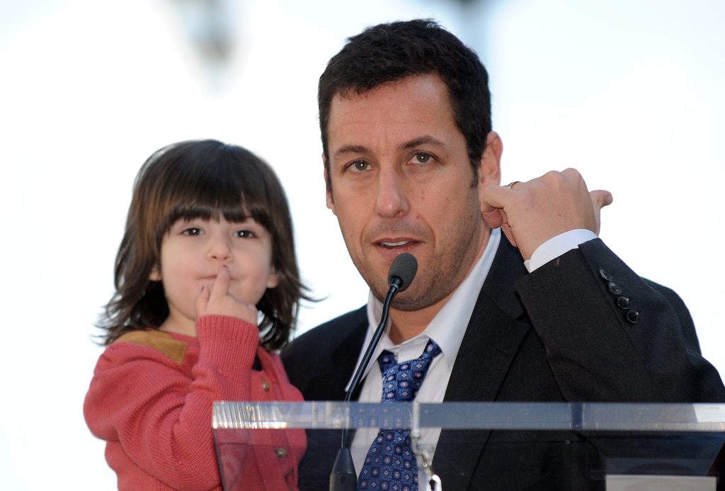 Những đứa trẻ của Drew Barrymore và Adam Sandler có 50 đêm hẹn hò đầu tiên