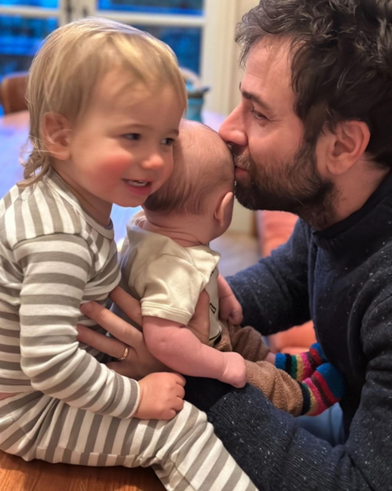 Taylor Goldsmith, Mandy Moore