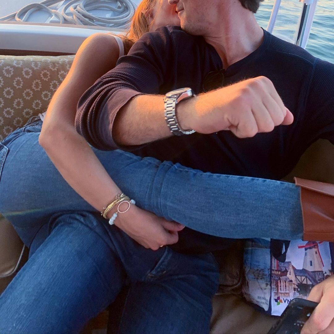 Como Keleigh Sperry comemora 32º aniversário com o marido Miles Teller