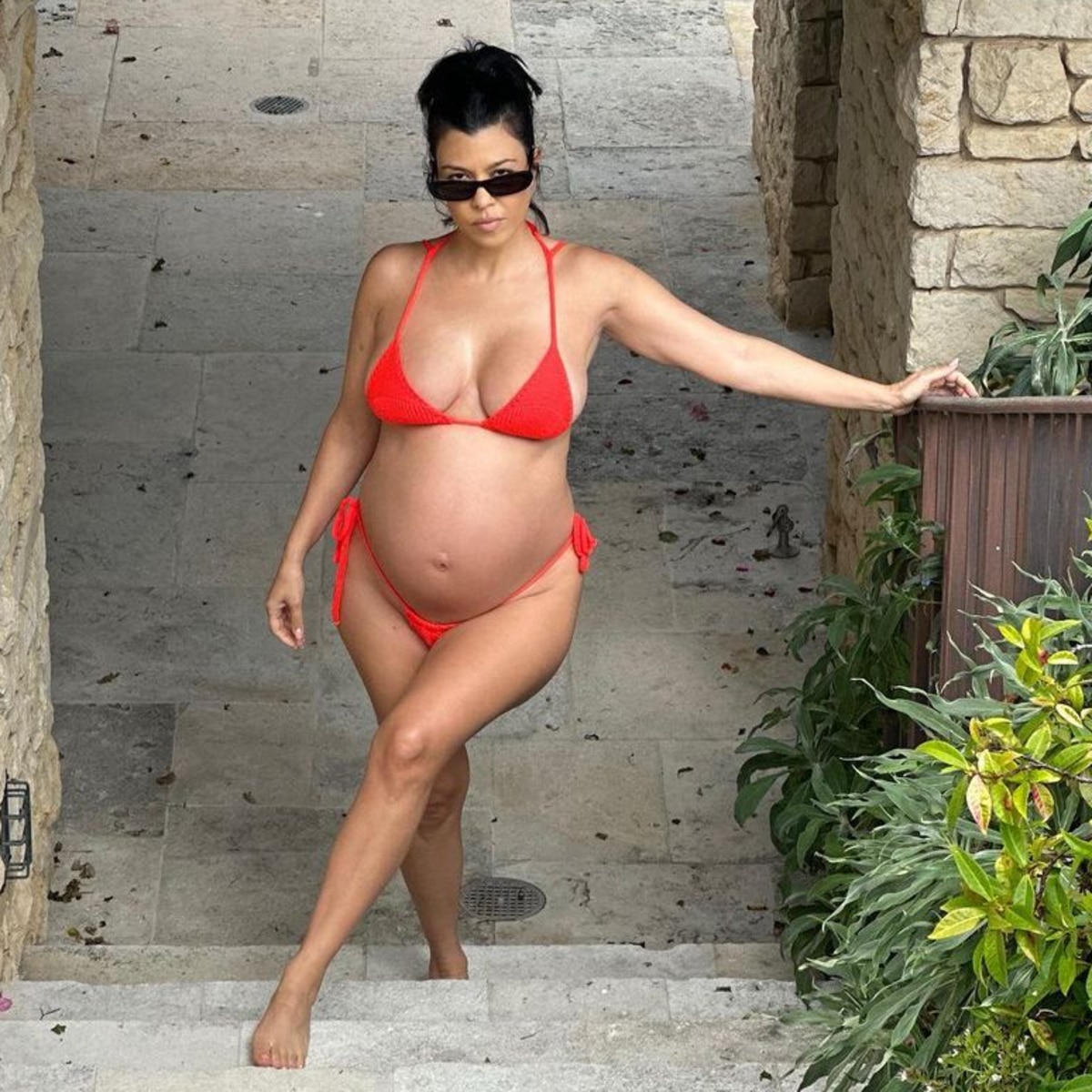 Pregnant Kourtney Kardashian Pens Message to Her Travis Barker s Son