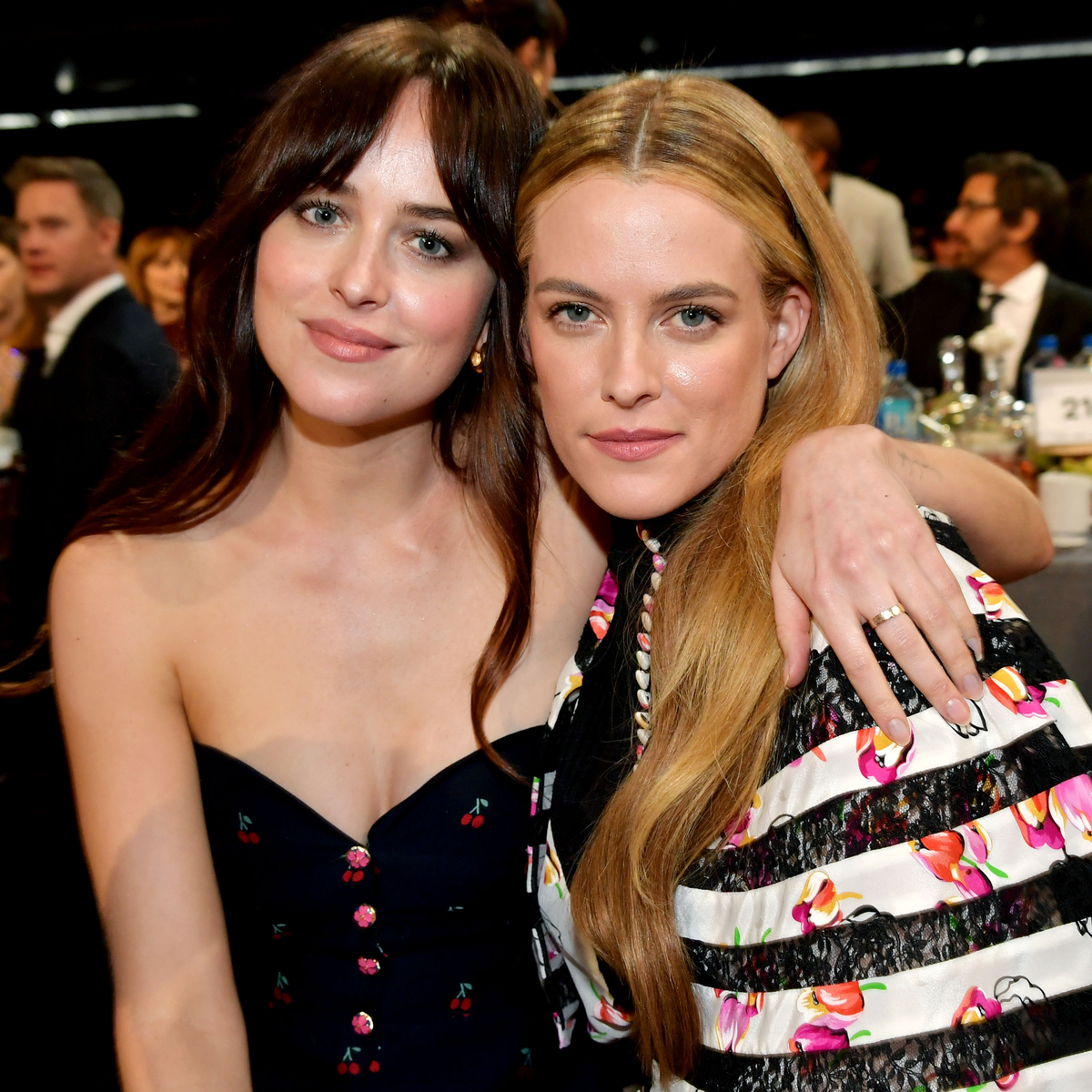 riley keough smoking cigarettes Riley Keough Shares Rare Insight Into Her Bond With Dakota Johnson