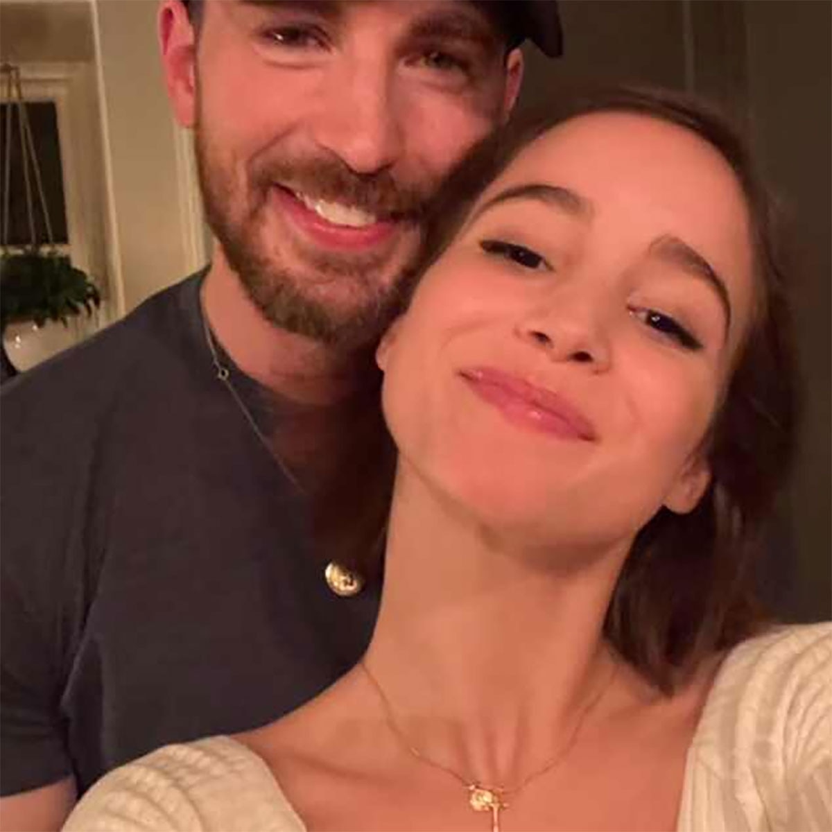 Chris Evans, Alba Baptista