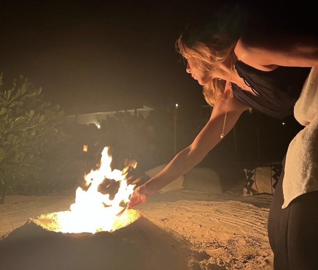 Jennifer Aniston, Campfire