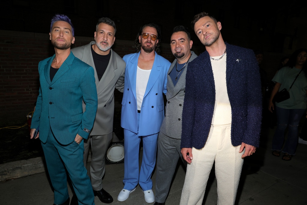 Lance Bass, Joey Fatone, JC Chasez, Chris Kirkpatrick and Justin Timberlake of NSYNC, VMA