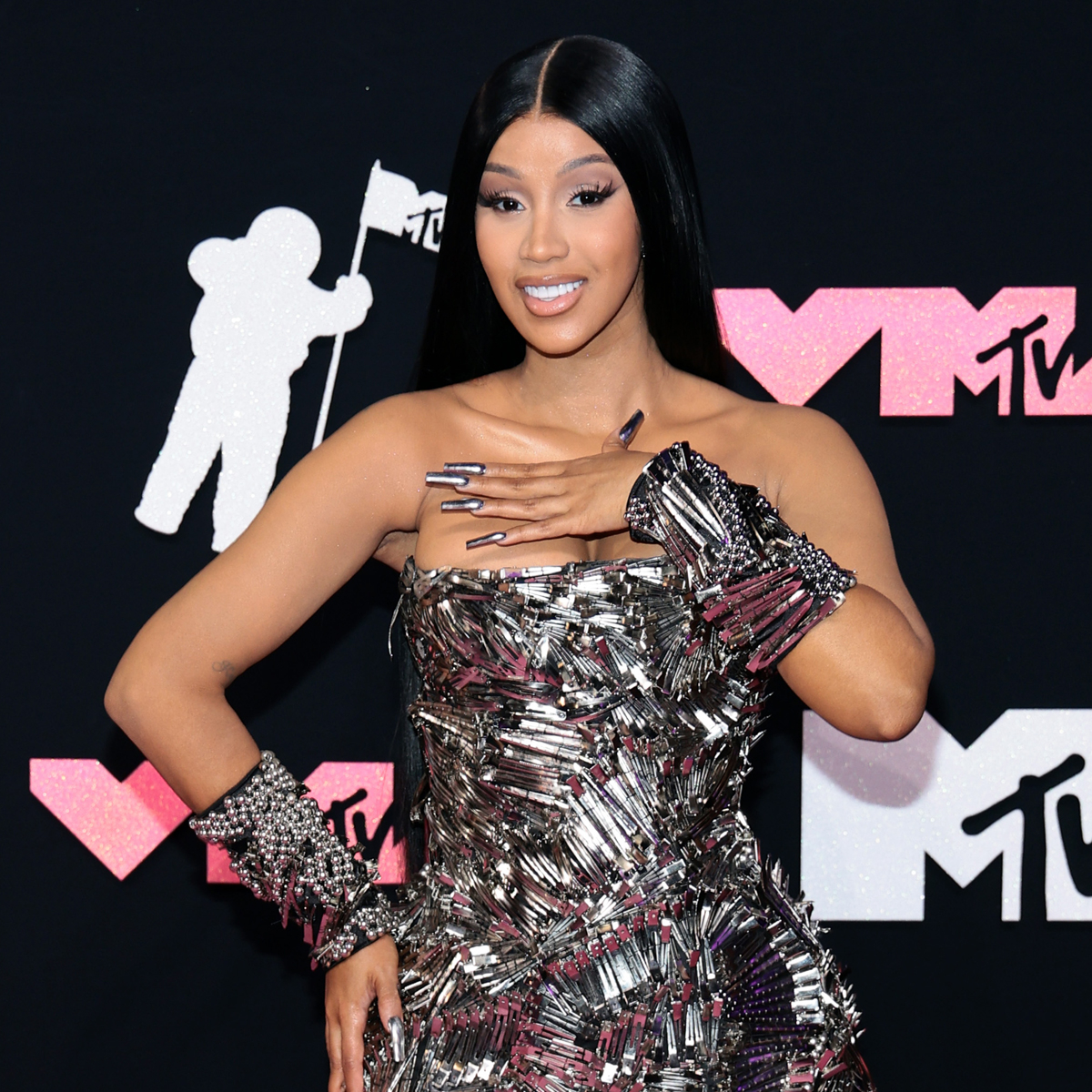 Cardi B Wore a Hair Clip Dress and Kissed Offset at the 2023 MTV VMAs