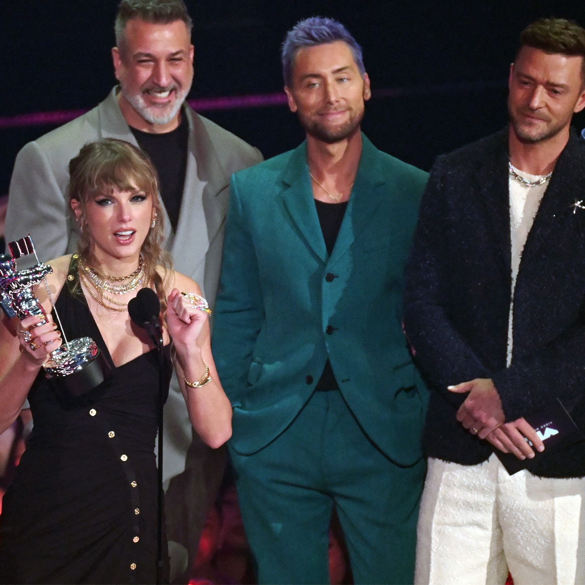 The story behind Taylor Swift's viral *NSYNC friendship bracelet moment at  the VMAs 2023